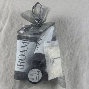 William Roam 6 piece bath and body travel gift set in Gray Pouch